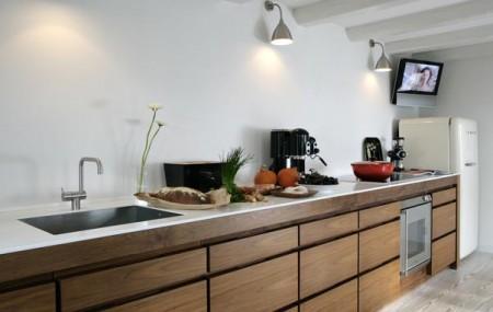 tejado de paja tazas colores pantone sofa eliersen sillas de oficina ruedas silla 7 con reposabrazos silla 7 arne jacobsen rústico moderno reloj pared arne jacobsen papelera vipp mural mapa mundi decoración muebles de madera maciza muebles de diseño mesas nido bo concept le cruiset cazuelas rojo lámparas de diseño le klint frigorífico smeg crema estilo nórdico modernos estanterías montana diseño danés decoración de interiores decoración casas de campo decoración casa del pueblo cocina moderna cocina madera maciza chimenea de interior alfombra piel antílope 