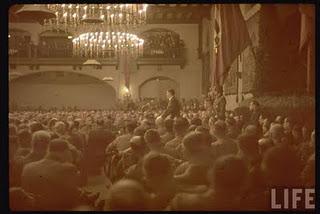El Führer conmemora otro año más el Putsch de Munich con un memorable discurso - 08/11/1941.