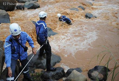 Creciente de río Meléndez deja ocho muertos y varios desaparecidos