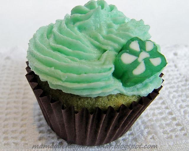 MINI CUPCAKES DE COLOR VERDE