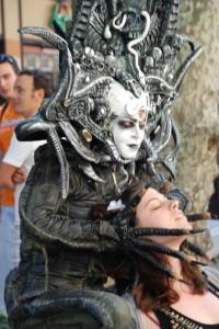 ¿Noticias... tóxicas? (Estatuas humanas, Las Ramblas, Barcelona, mayo 2011) EL MUNDO… ¿ES LO QUE HAY?