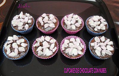 CUPCAKES DE CHOCOLATE CON NUBES