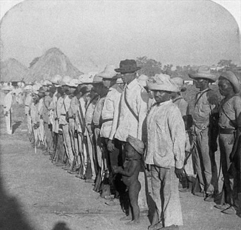 Voluntarios del Ejército cubano