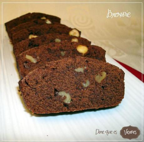 Brownie a los 3 chocolates con avellanas Brownie a los 3 chocolates con avellanas