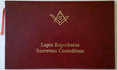 Lapis Reprobatus Secretum Custoditum: Ritual y Catecismo para los Tres Grados Simbólicos del R.E.A.A.