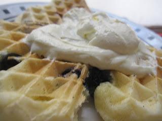 Waffles noruegos con arandanos