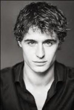 Max Irons se une a The Host