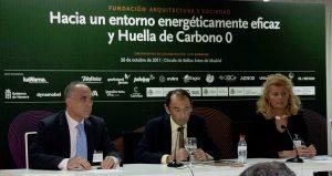 Alejandro García, KaWarna; José Tono Martínez, Fundación Arquitectura y Sociedad; e Isabel Tocino, Fundación Arquitectura y Sociedad.