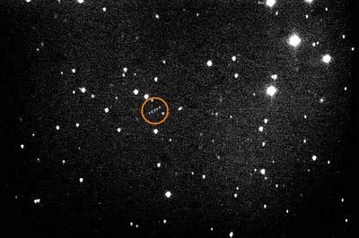 Astrónomos aficionados captan el paso asteroide 2005 YU55 Astrónomos aficionados captan el paso asteroide 2005 YU55