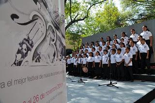 Emotivo Concierto del Coro Preparatorio Niños Cantores de Morelia con uno de los grandes de la Música Infantil, Cri-Cri