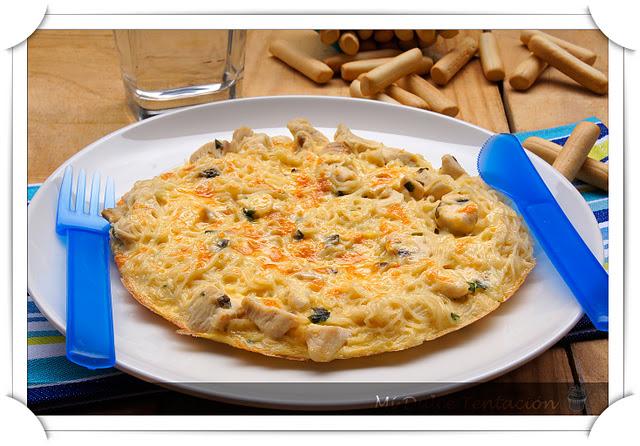 Tortilla de Noodles de Pollo