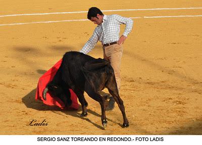 LADIS Y ANA:  PINCELADAS TAURINAS DE UNA BODA MUY TORERA