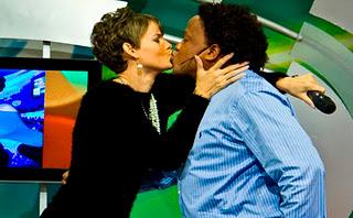 IMAGEN – Yelitza Lora se da el beso # 11 en la television