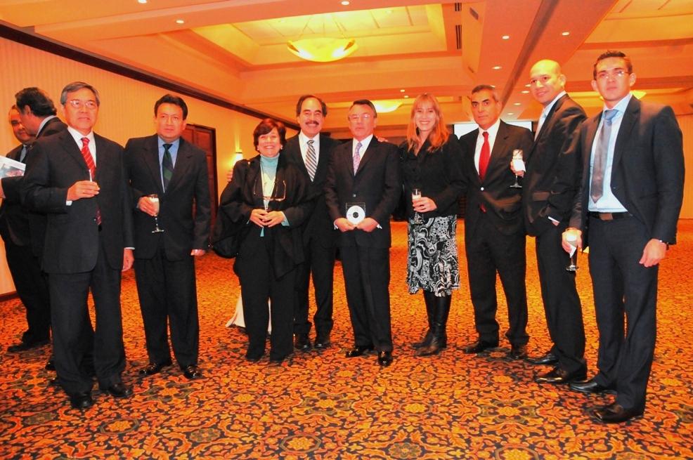 PERÚ: NOMBRAN CONSEJEROS COMERCIALES Y RECAUDAN MÁS