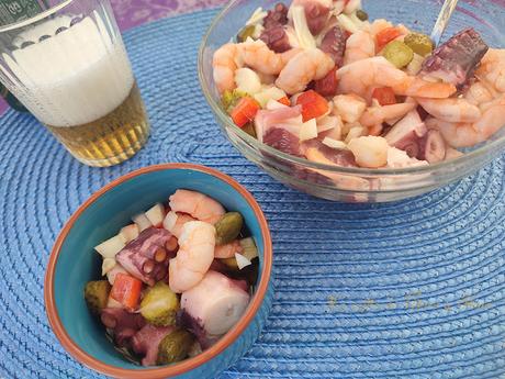 Salpicón de pulpo y langostinos con aceite de laurel