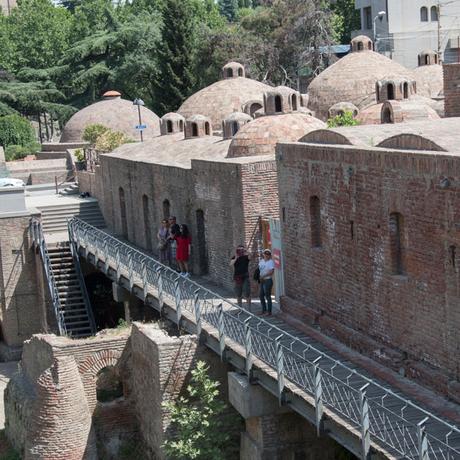 baños-de-azufre-Tiflis