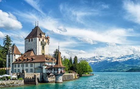 15 atracciones turísticas mejor valoradas en Suiza Castillo de Oberhofen