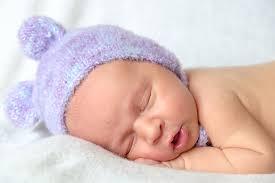 Quieres saber porque los bebés lloran mientras duermen