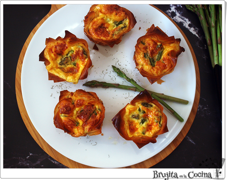 Miniquiche de filo con esparragos y salmon Miniquiche de filo con esparragos y salmon