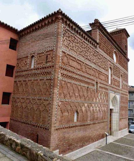 Simetría mudéjar en Santa Maria de Tobed Simetría mudéjar en Santa Maria de Tobed