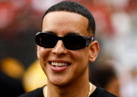#SERIES: Daddy Yankee firma para productor serie 