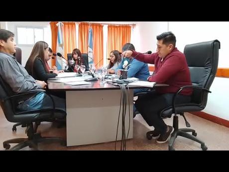 REVÉS PARA LOS CONCEJALES DE PIEDRA DEL ÁGUILA POR NOMBRAMIENTOS ILEGALES REVÉS PARA LOS CONCEJALES DE PIEDRA DEL ÁGUILA POR NOMBRAMIENTOS ILEGALES