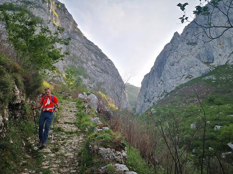 Circular al Tiatordos desde Taranes