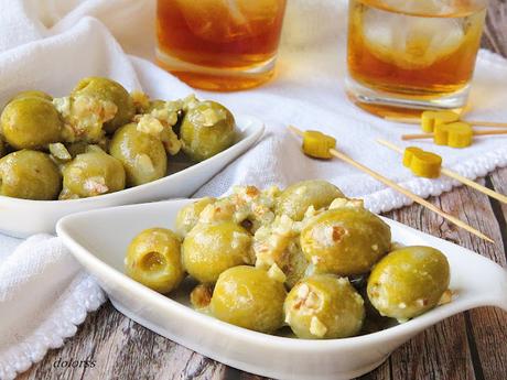 Aceitunas rellenas aliñadas con mostaza y nueces