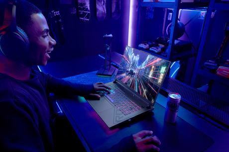 2023 ROG Strix G1618_G614JIJVJUJJJZ_G814JIJVJUJZ_Scenario Photo_05