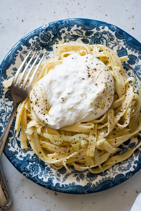 PASTA FRESCA CON BURRATA