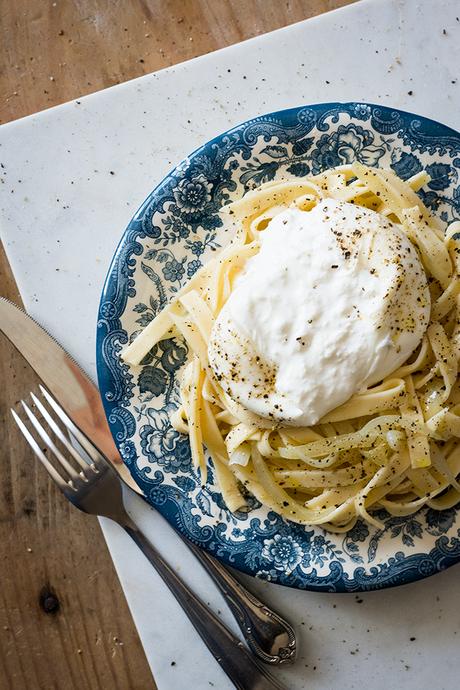 PASTA FRESCA CON BURRATA