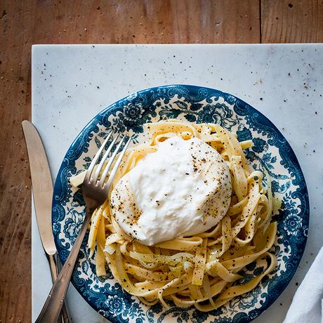 PASTA FRESCA CON BURRATA