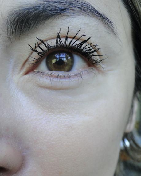 Lash Sensational Sky High Cosmic Black de Maybelline, color y volumen intensos Lash Sensational Sky High Cosmic Black de Maybelline, color y volumen intensos