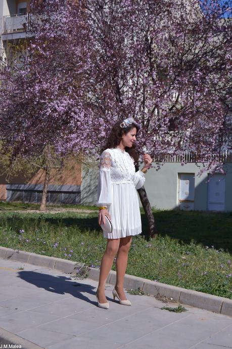 WHITE DRESS & LAMASCUQUII