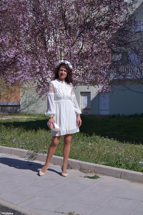 WHITE DRESS & LAMASCUQUII