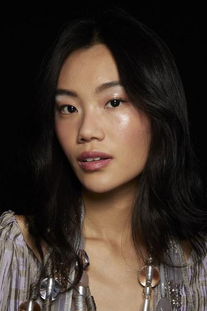 Recreando tendencias de maquillaje 2023 (II): Hyper glow