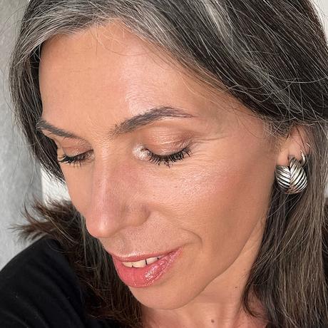 Recreando tendencias de maquillaje 2023 (II): Hyper glow Recreando tendencias de maquillaje 2023 (II): Hyper glow