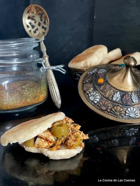 Bazlama relleno de  Pollo, Aceitunas y Kahvaltilik Poy Baharat #CookingTheChef: Gastronomía de Vanguardia