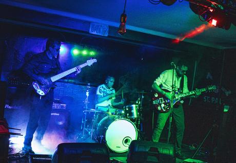 Banda chilena Los Necesarios lanzan “Y Es Verdad en vivo” en su canal oficial de Youtube a96bf676-7fdf-8fc4-c175-771f2484977f