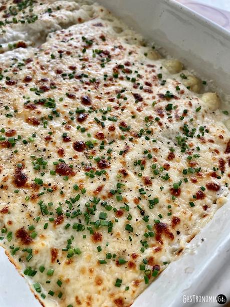 Espárragos frescos gratinados con salsa bechamel y queso parmesano