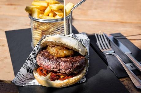 Madrid se disfruta en la terraza El Cielo de Alcalá (y su hotel)