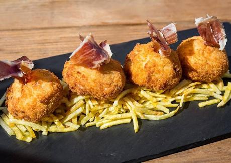 Madrid se disfruta en la terraza El Cielo de Alcalá (y su hotel)