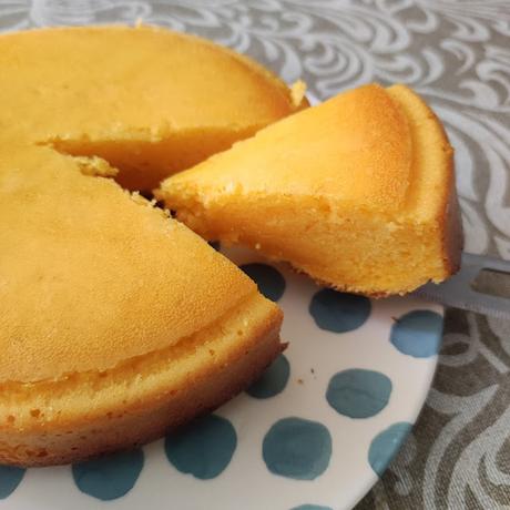 BIZCOCHO DE LIMÓN CON 4 INGREDIENTES