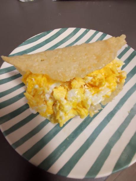 TACO DE HUEVO REVUELTO