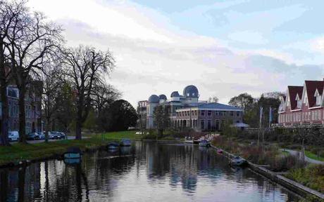 Paseo por los canales de Leiden