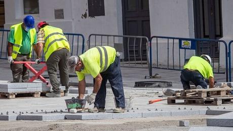 En oleadas de calor se prohibirá trabajar al aire libre