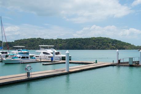 marina en phuket - alquilar barco en tailandia