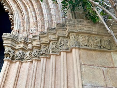 La iglesia de San Juan de la Palma (2): la entrada principal de la calle Feria.