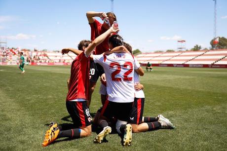 El Sevilla Atlético se salva del 'play-out' de forma épica