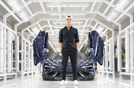 Lando Norris ha recogido su propio McLaren 765LT Spider personalizo por McLaren Special Operations